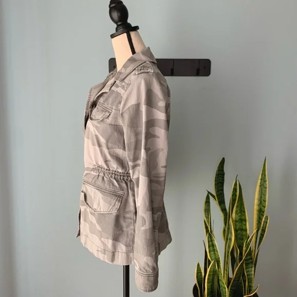 ❗️Sold❗️Abercrombie & Fitch • Camo Field Utility Jacket • Women’s Outerwear - Picture 6 of 12